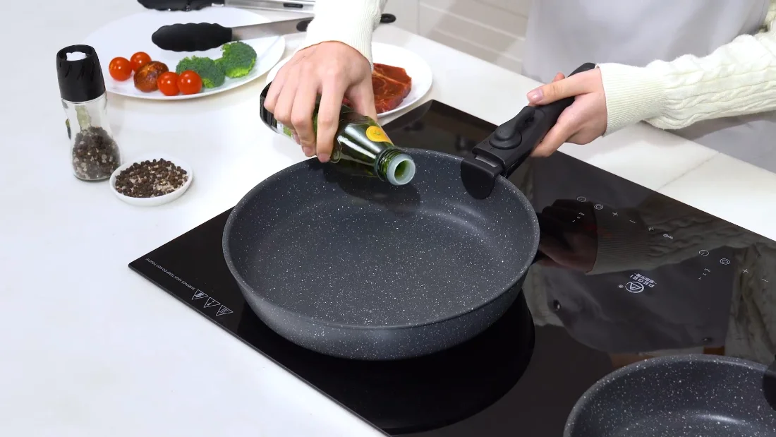 A teaspoon of oil is a seasoning here, not a requirement.
